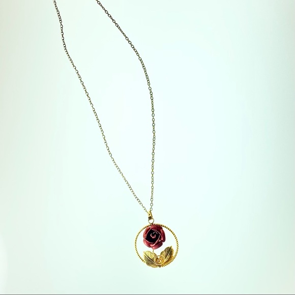 Delicate Circle Red Rose Necklace - Picture 6 of 8